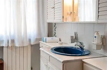 לינה וארוחת בוקר Chiara 3*